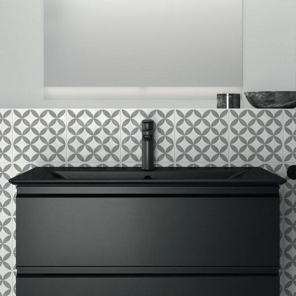 Ceramiczna umywalka w kolorze matowej czerni 84x46 cm Silk Black – Ideal Standard