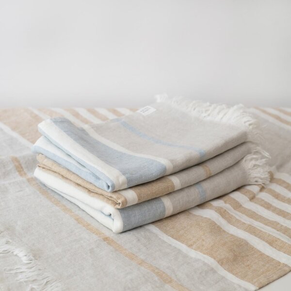 Beżowy lniany koc plażowy 140x170 cm Allure Stripe – Linen Tales