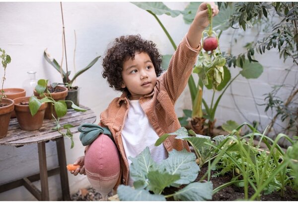 Poduszka dziecięca Ramona the Radish – Lorena Canals