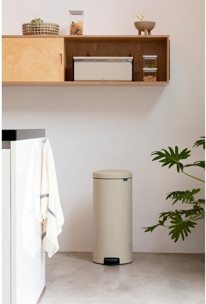 Beżowy stalowy kosz na śmieci z pedałem 30 l NewIcon – Brabantia