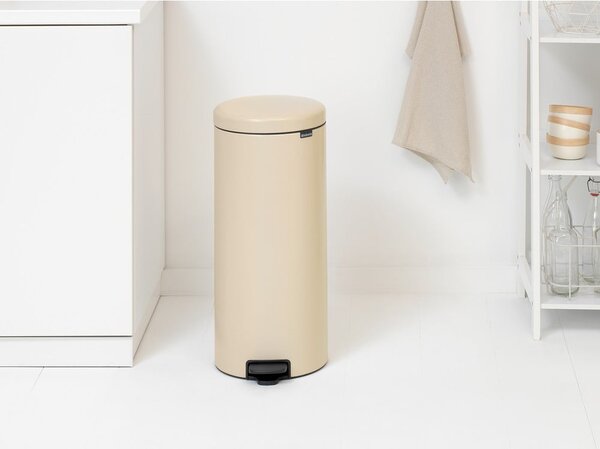 Beżowy stalowy kosz na śmieci z pedałem 30 l NewIcon – Brabantia