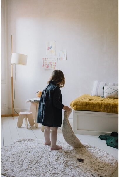 Jasnoszary bawełniany dywan dziecięcy tkany ręcznie odpowiedni do prania 130x135 cm Bunny – Lorena Canals