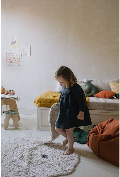 Jasnoszary bawełniany dywan dziecięcy tkany ręcznie odpowiedni do prania 130x135 cm Bunny – Lorena Canals