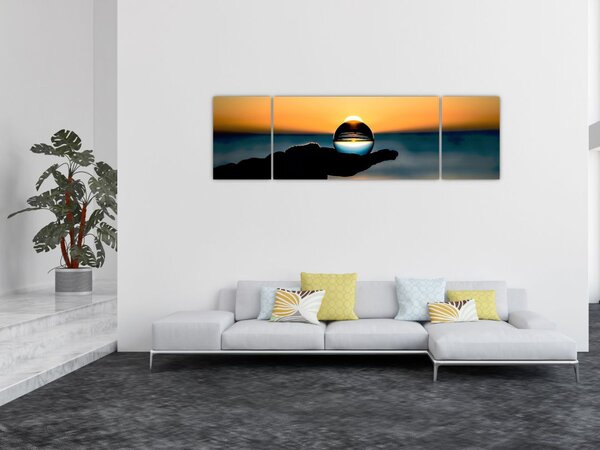 Obraz szklane kule w dłoni (170x50 cm)