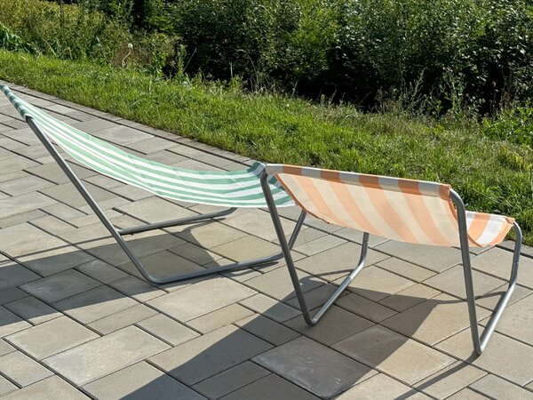 Zestaw 2 składanych leżaków plażowych SAND, jasne zielone paski