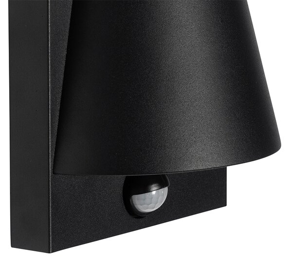 Lampa ścienna zewnętrzna czarna IP44 z czujnikiem ruchu - Femke