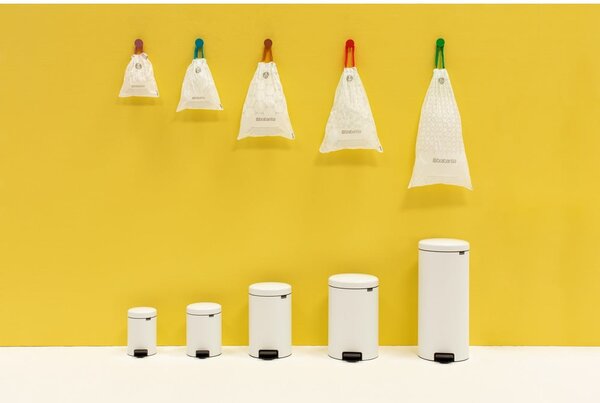 Biały stalowy kosz na śmieci z pedałem 30 l NewIcon – Brabantia