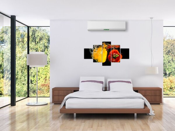 Obraz - papryki w wodzie (125x70 cm)