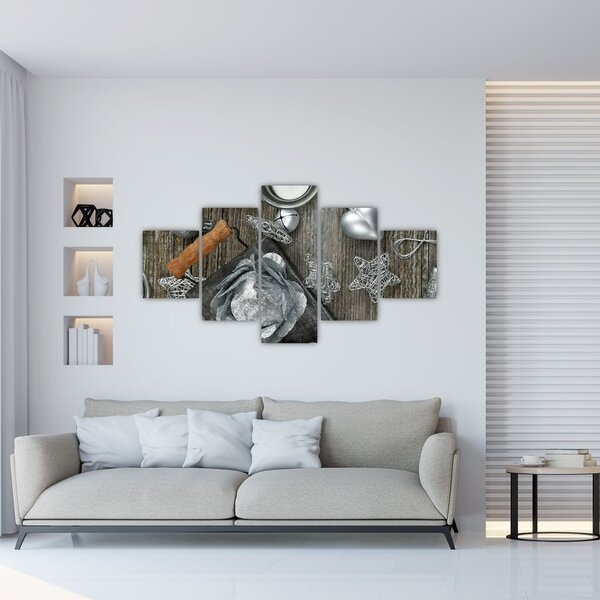 Obraz - srebrne ozdoby świąteczne (125x70 cm)