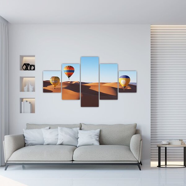 Obraz - latające balony na pustyni (125x70 cm)