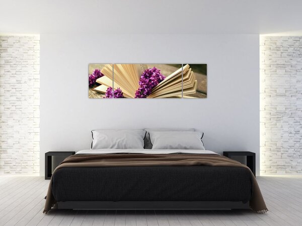 Obraz książki i fioletowych kwiatów (170x50 cm)