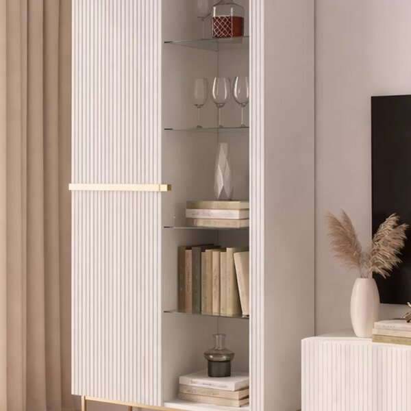 Witryna Nicole 100 cm z ryflowanym frontem - biały mat / złote nóżki