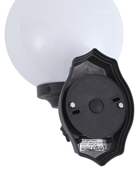 Klasyczna zewnętrzna lampa ścienna czarna z opalowym szkłem IP44 - Champs