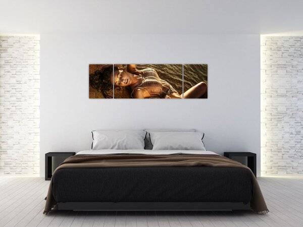 Obraz kobiety leżącej na plaży (170x50 cm)