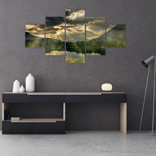Obraz jeziora, przez które prześwieca słońce (125x70 cm)