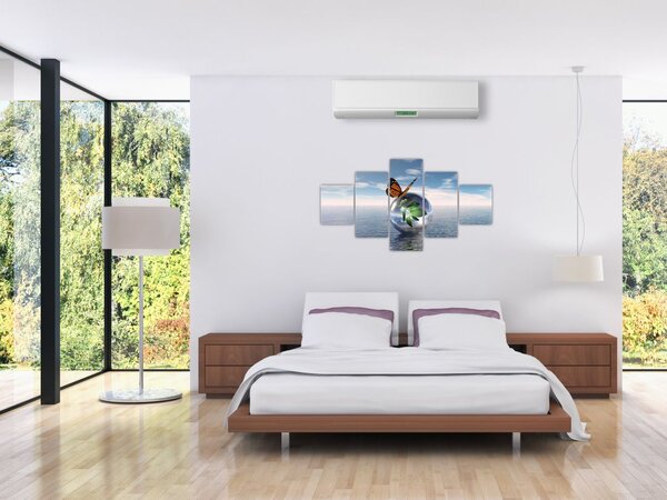 Obraz motyla na szklanej kuli (125x70 cm)