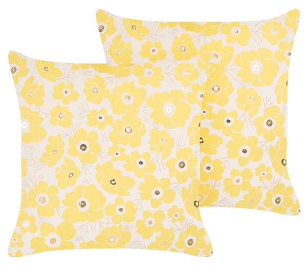 Dwie poduszki dekoracyjne welurowe w kwiaty 45 x 45 cm beżowo-żółte Triteleia Beliani