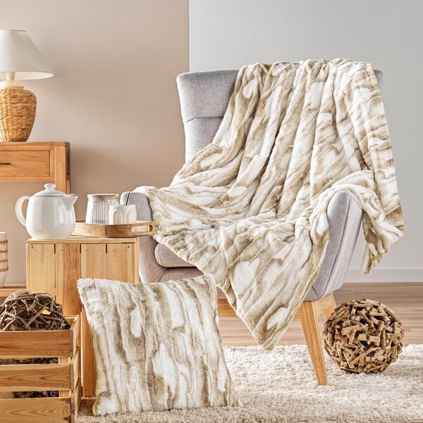 Beżowy koc ze sztucznego futra 180x220 cm Cheyenne – douceur d'intérieur