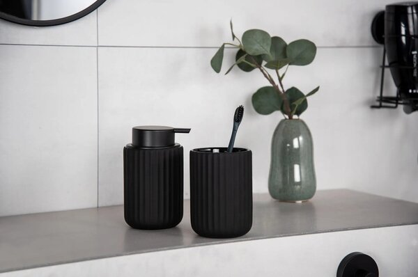 Zestaw ceramicznych akcesoriów łazienkowych w kolorze matowej czerni Belluno – Wenko
