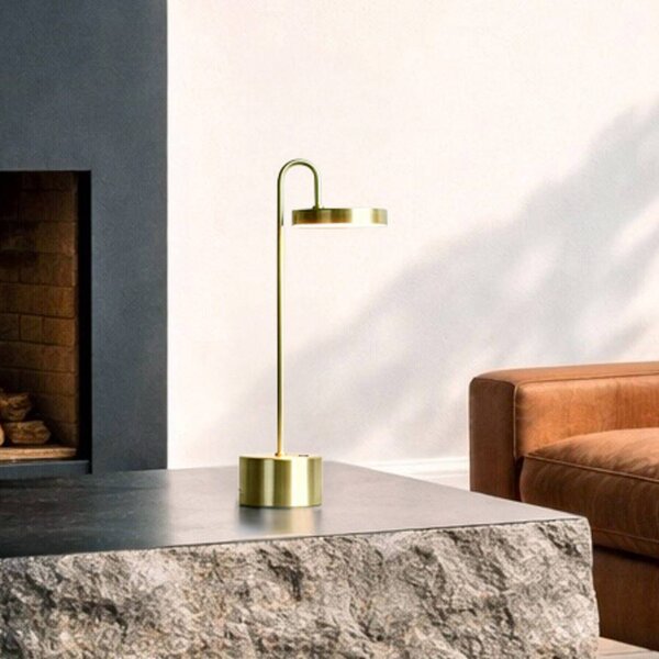 Dyberg Larsen Lampa stołowa MOOVELIGHT, możliwość ściemniania, mosiężny / złoty, salon / jadalnia, metal, design
