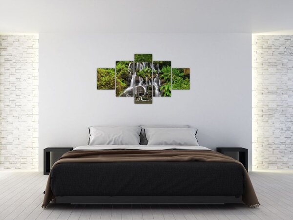 Obraz wodospadów w tropikalnym lesie (125x70 cm)