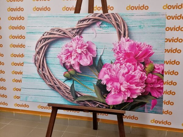 Obraz peonie na drewnianym sercu