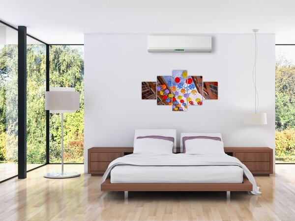Obraz kolorowych parasoli (125x70 cm)
