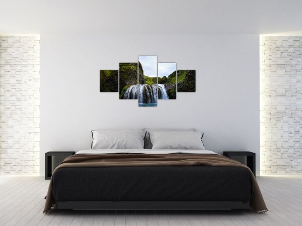 Obraz klifu z wodospadem (125x70 cm)