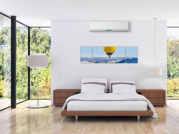 Obraz - Lot nad zimowym krajobrazem (170x50 cm)