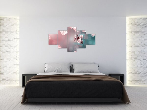 Obraz - Motyl wśród kwiatów (125x70 cm)