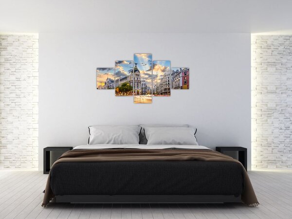 Obraz - Calle Gran Vía, Madryt, Hiszpania (125x70 cm)