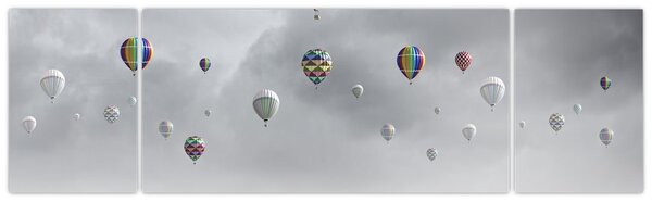Obraz - Balony nad ceglaną ścianą (170x50 cm)