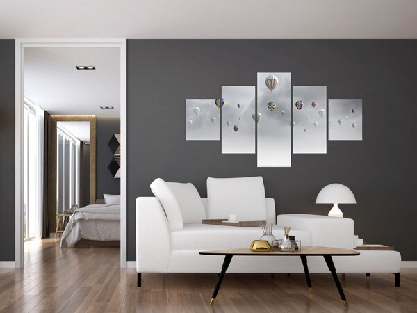 Obraz - Balony nad ceglaną ścianą (125x70 cm)