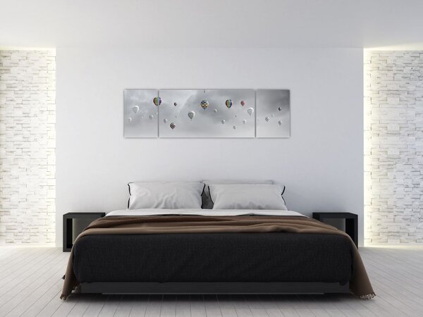 Obraz - Balony nad ceglaną ścianą (170x50 cm)
