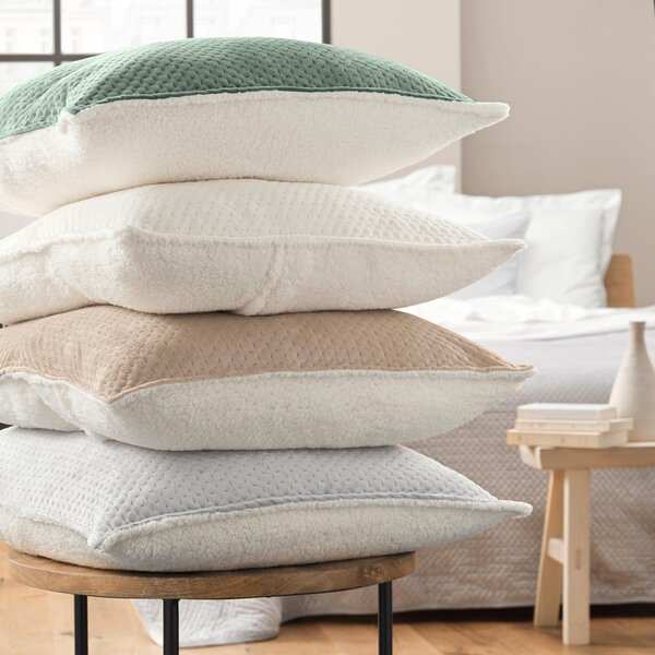 Zielony zestaw narzuty na łóżko i poszewki na poduszkę z materiału sherpa 220x240 cm Mylene – douceur d'intérieur