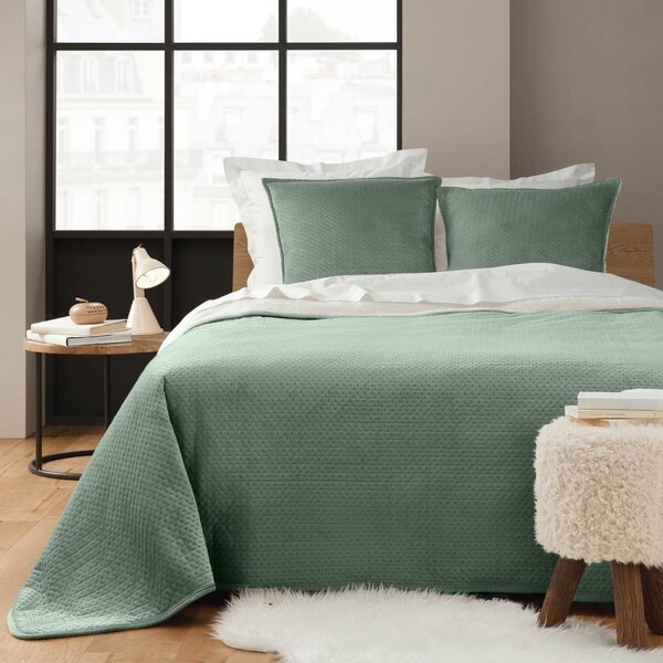 Zielony zestaw narzuty na łóżko i poszewki na poduszkę z materiału sherpa 220x240 cm Mylene – douceur d'intérieur