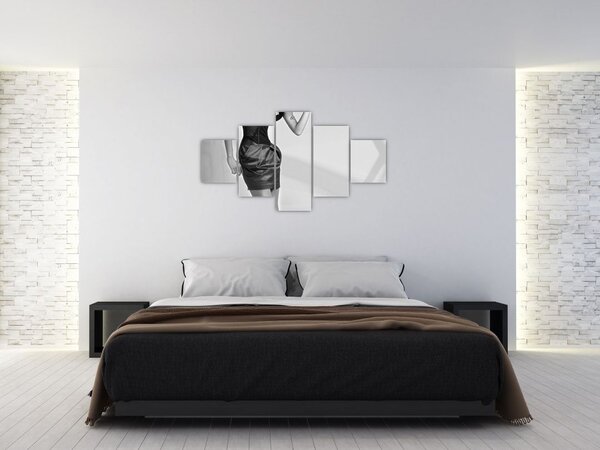 Obraz - Kobieta w krótkiej sukience (125x70 cm)