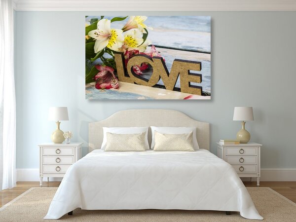 Obraz z drewnianym napisem Love