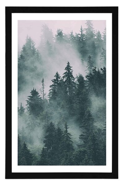 Plakat z passe-partout góry we mgle