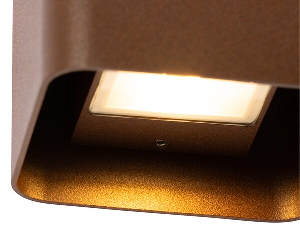 Nowoczesna lampa ścienna rdzawo-brązowa z wbudowanym LED IP54 kwadratowa - Evi