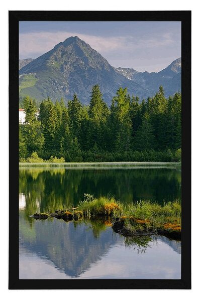 Plakat piękna panorama gór nad jeziorem