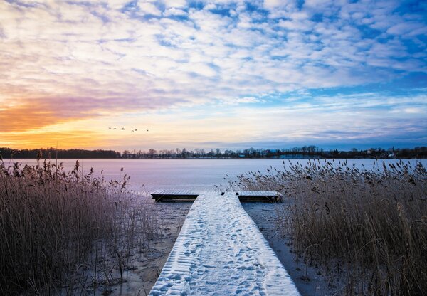 Fototapeta - Zamarznięte jezioro, Ełk, Mazury, Polska (196x136 cm)