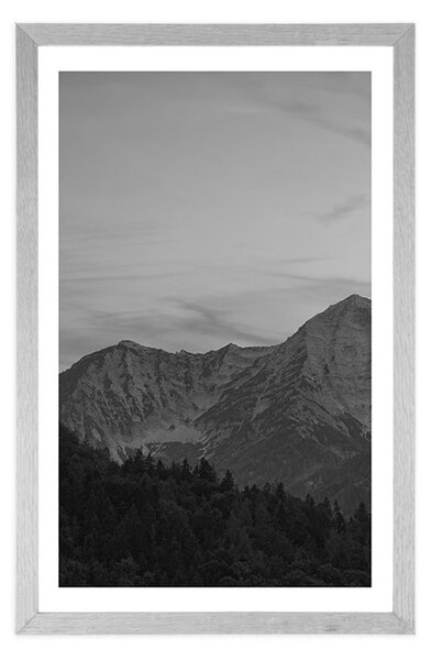 Plakat z passe-partout góry w czerni i bieli