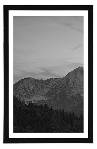 Plakat z passe-partout góry w czerni i bieli