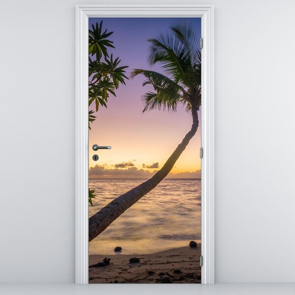 Fototapeta na drzwi - Palma na plaży (95x205cm)