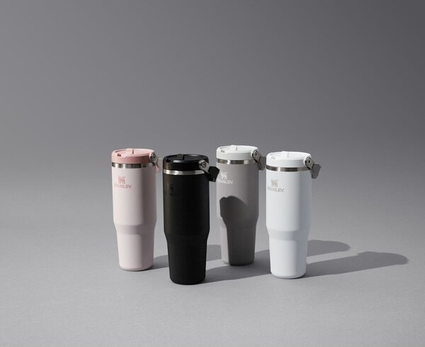 Jasnoszary termos ze stali nierdzewnej 410 ml IceFlow™ Flip Straw 2.0 Tumbler Ash – Stanley