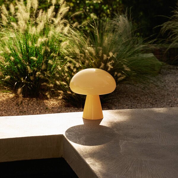 GUBI Gubi lampa stołowa LED Obello, delikatny żółty, IP44, szkło możliwość ściemniania, żółty / pomarańczowy, salon / jadalnia, szkło, design