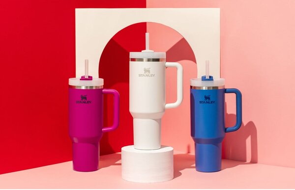 Biały termos ze słomką ze stali nierdzewnej 1,18 l Quencher H2.0 FlowState Tumbler Frost – Stanley