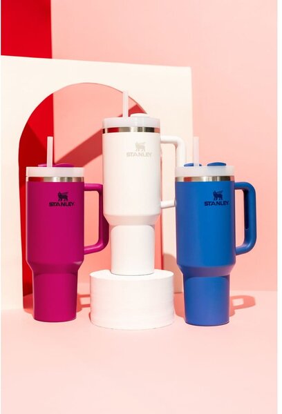 Biały termos ze słomką ze stali nierdzewnej 1,18 l Quencher H2.0 FlowState Tumbler Frost – Stanley