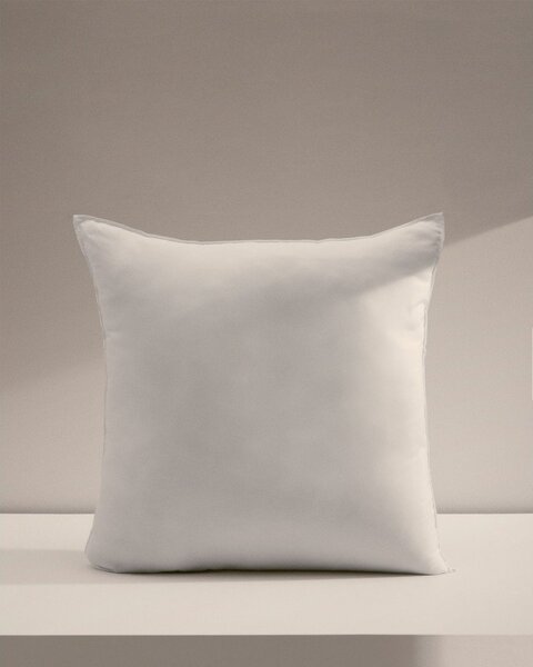 Poduszka 50x50 cm Fluff – Kave Home